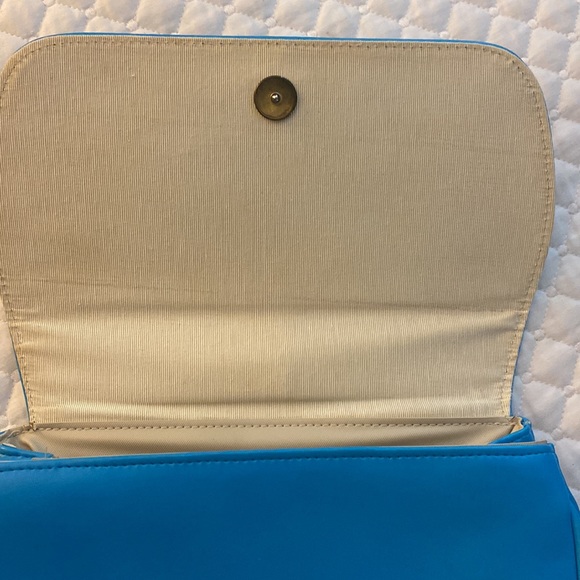 Turquoise Vintage Clutch with Snap Closure - Picture 6 of 9